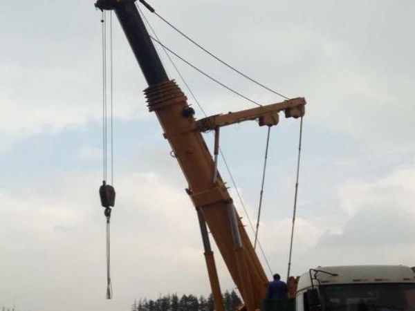 荷塘区吊车租赁公司_吊车对于吊装场地勘察